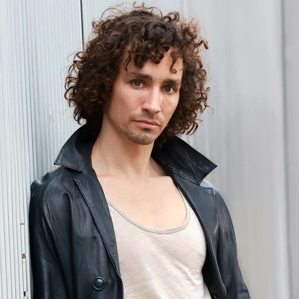 Robert Sheehan